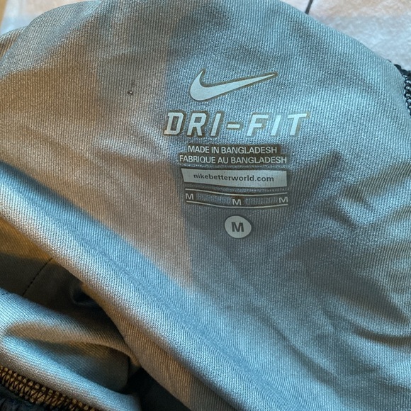 Nike running shorts women with attached shorts - Picture 5 of 11